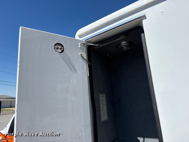 image for item EW4045 2000 Ford F450 Super Duty ambulance