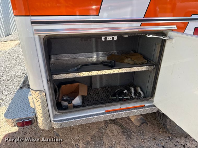 image for item EW4045 2000 Ford F450 Super Duty ambulance