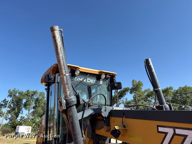 image for item EW4109 2007 John Deere 772D motor grader