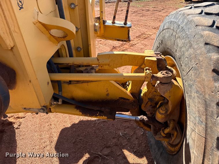 image for item EW4109 2007 John Deere 772D motor grader
