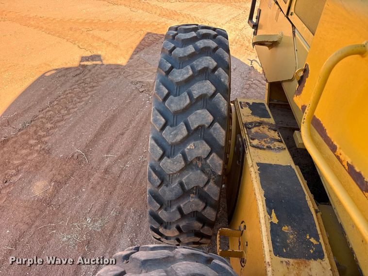 image for item EW4109 2007 John Deere 772D motor grader