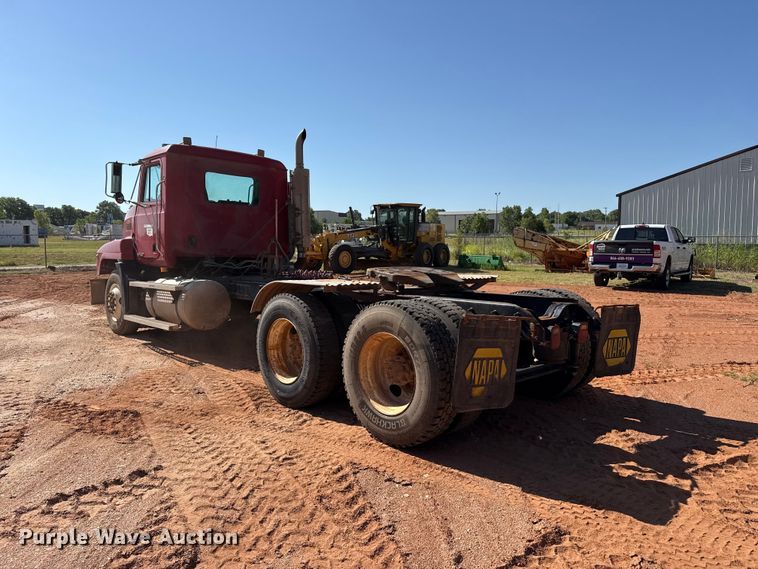 image for item EW4110 1998 Mack CH600 semi truck