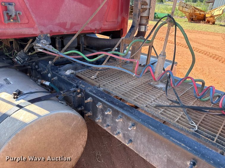 image for item EW4110 1998 Mack CH600 semi truck