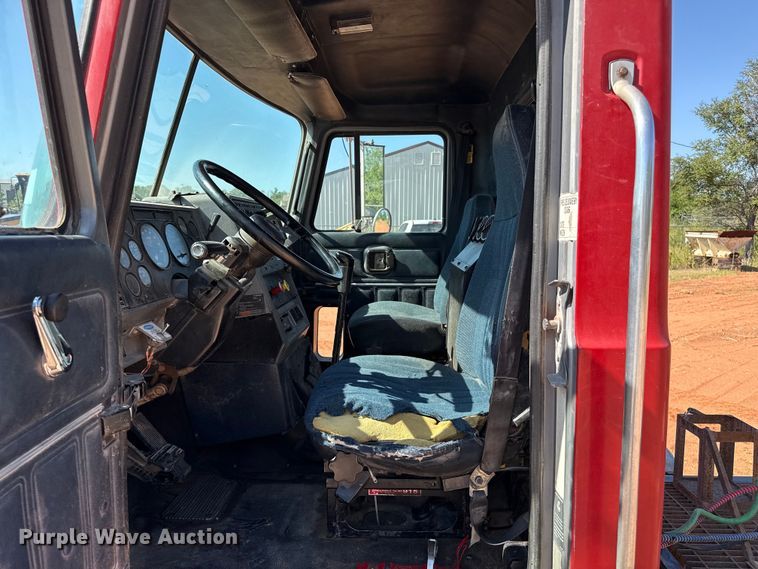image for item EW4110 1998 Mack CH600 semi truck