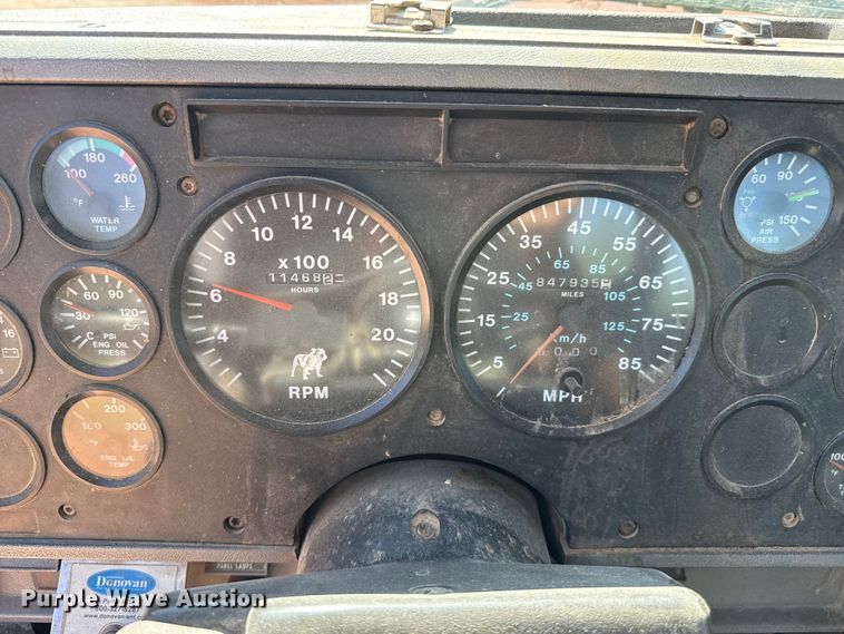 image for item EW4110 1998 Mack CH600 semi truck