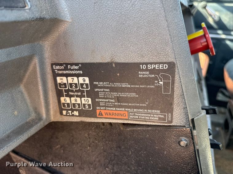 image for item EW4110 1998 Mack CH600 semi truck