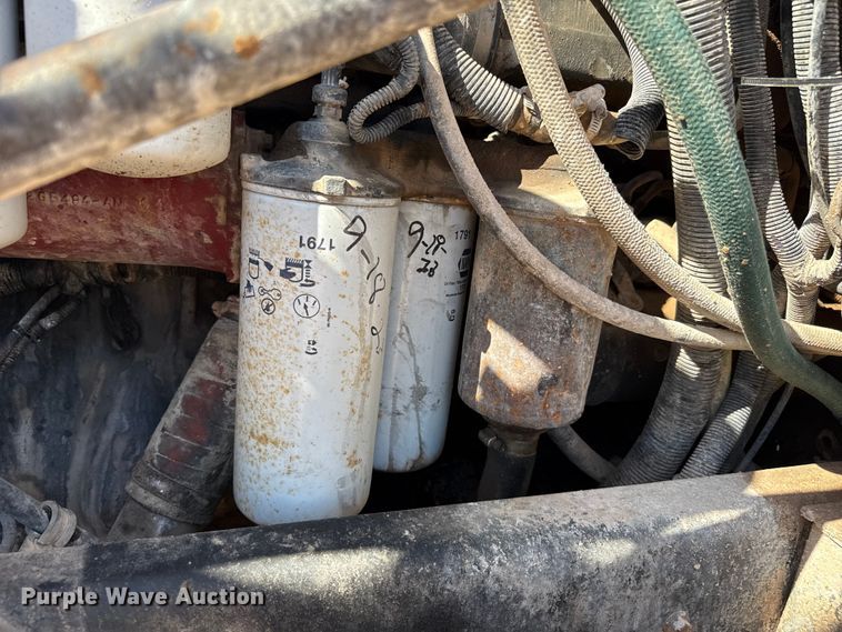 image for item EW4110 1998 Mack CH600 semi truck