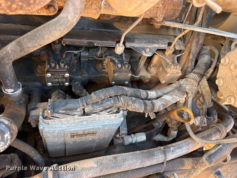 image for item EW4110 1998 Mack CH600 semi truck
