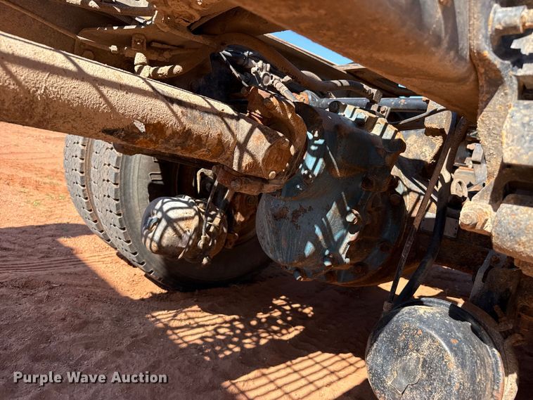 image for item EW4110 1998 Mack CH600 semi truck