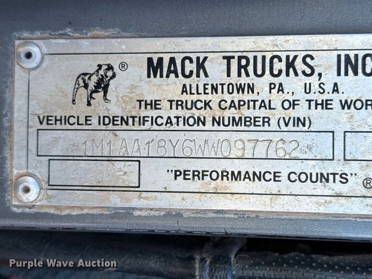 image for item EW4110 1998 Mack CH600 semi truck