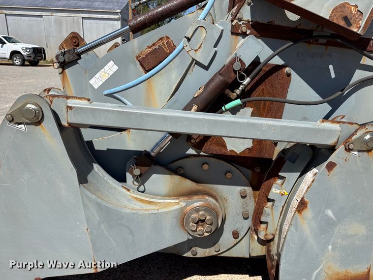 image for item EW4111 2013 Asphalt Zipper cold planer