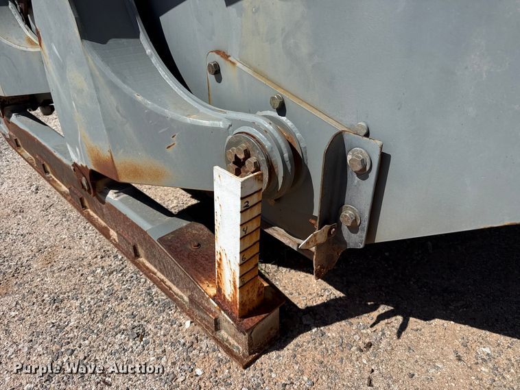 image for item EW4111 2013 Asphalt Zipper cold planer