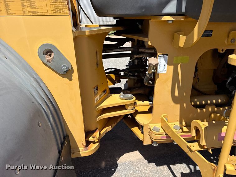 image for item EW4112 2012 John Deere 724K wheel loader