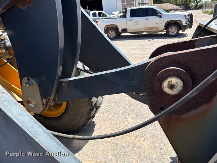 image for item EW4112 2012 John Deere 724K wheel loader