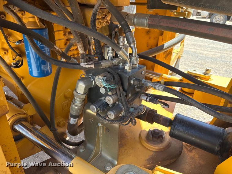 image for item EW4112 2012 John Deere 724K wheel loader