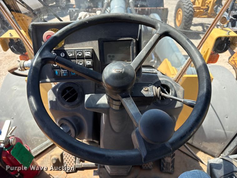 image for item EW4112 2012 John Deere 724K wheel loader