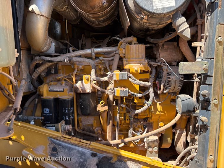 image for item EW4112 2012 John Deere 724K wheel loader