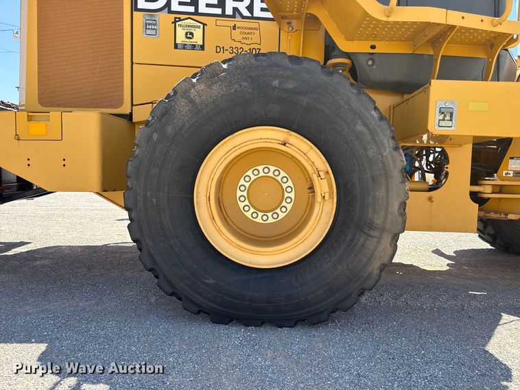 image for item EW4112 2012 John Deere 724K wheel loader