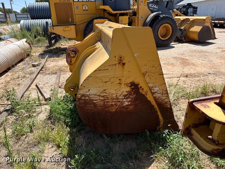 image for item EW4112 2012 John Deere 724K wheel loader