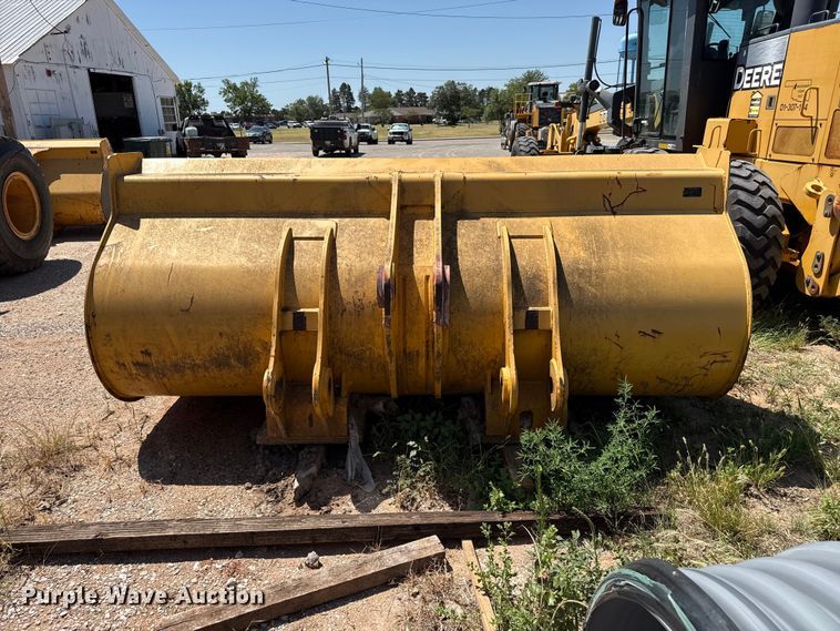 image for item EW4112 2012 John Deere 724K wheel loader