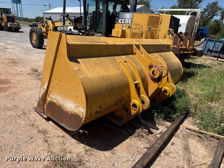 image for item EW4112 2012 John Deere 724K wheel loader