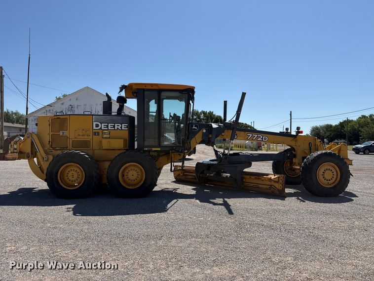 image for item EW4113 2009 John Deere 772D motor grader