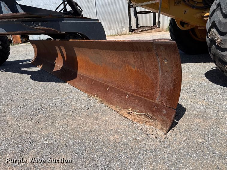 image for item EW4113 2009 John Deere 772D motor grader