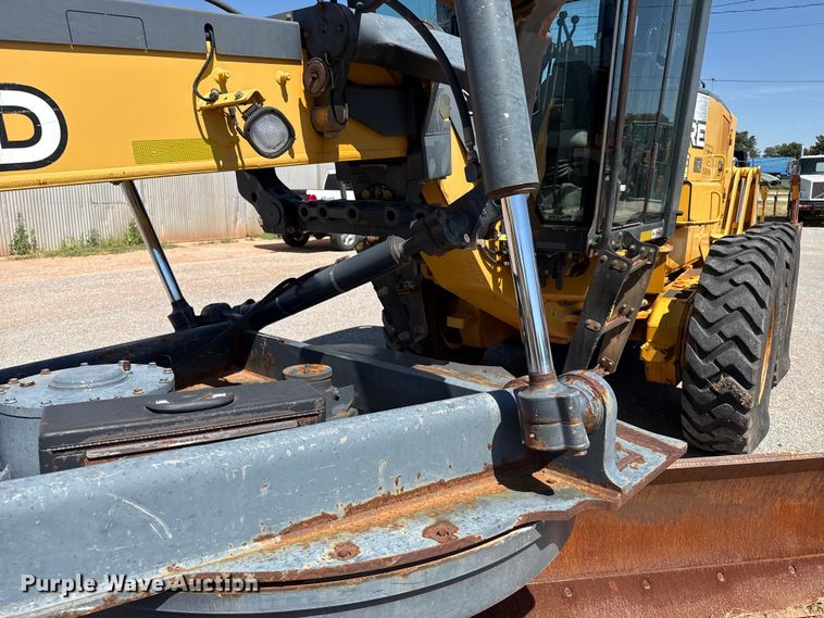 image for item EW4113 2009 John Deere 772D motor grader