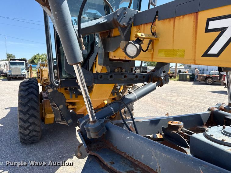 image for item EW4113 2009 John Deere 772D motor grader