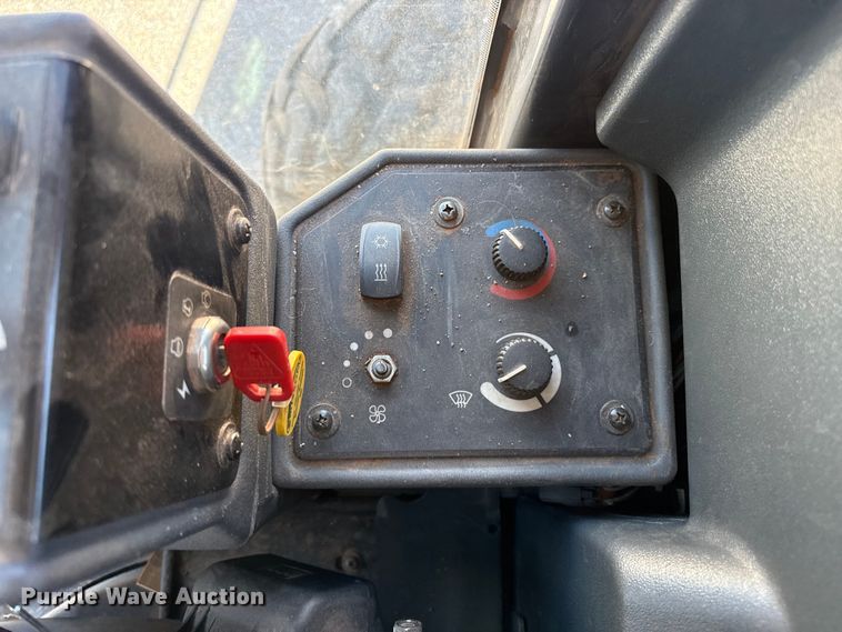 image for item EW4113 2009 John Deere 772D motor grader