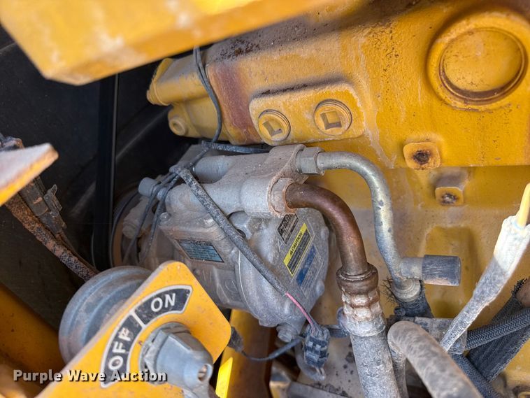 image for item EW4113 2009 John Deere 772D motor grader