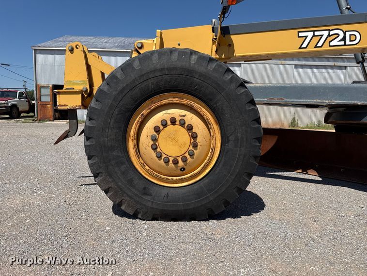 image for item EW4113 2009 John Deere 772D motor grader