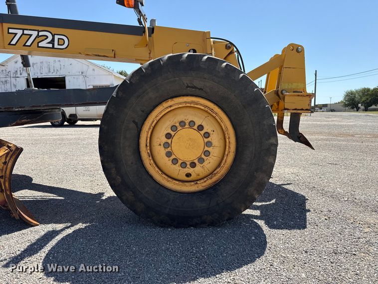 image for item EW4113 2009 John Deere 772D motor grader