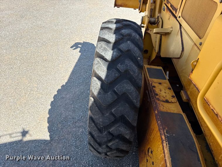 image for item EW4113 2009 John Deere 772D motor grader
