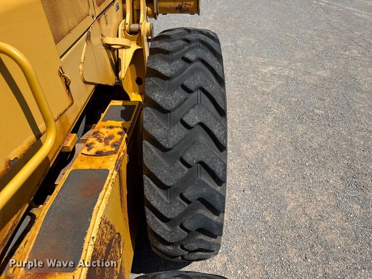 image for item EW4113 2009 John Deere 772D motor grader