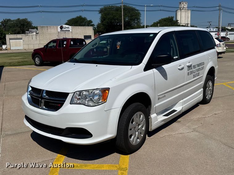 2015 Dodge Grand Caravan handicap accessible van
