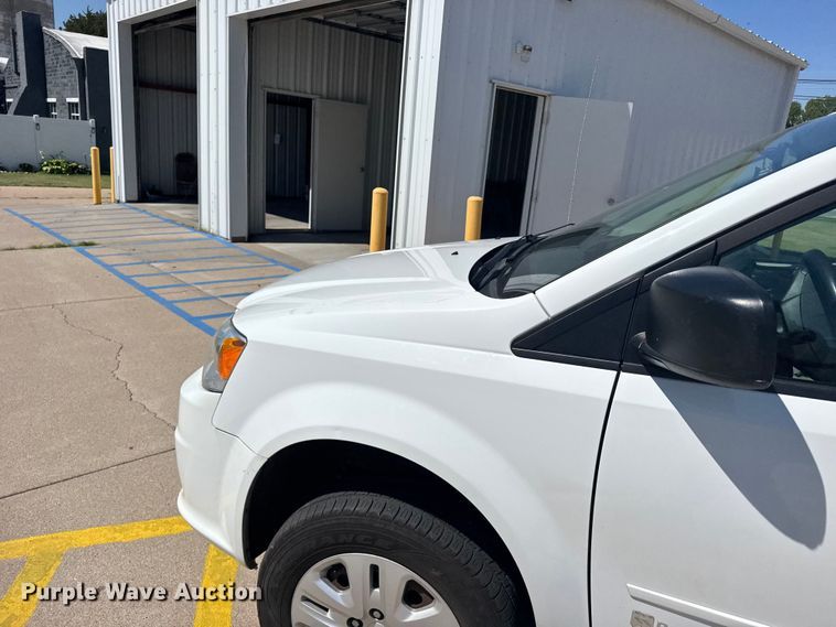 image for item EW4980 2015 Dodge Grand Caravan handicap accessible van