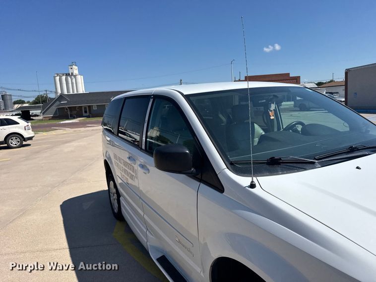 image for item EW4980 2015 Dodge Grand Caravan handicap accessible van