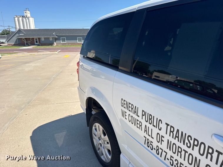 image for item EW4980 2015 Dodge Grand Caravan handicap accessible van