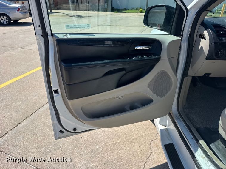 image for item EW4980 2015 Dodge Grand Caravan handicap accessible van