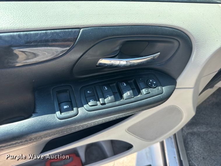 image for item EW4980 2015 Dodge Grand Caravan handicap accessible van