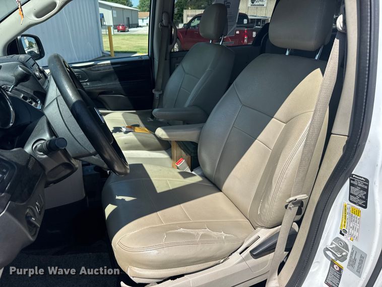 image for item EW4980 2015 Dodge Grand Caravan handicap accessible van
