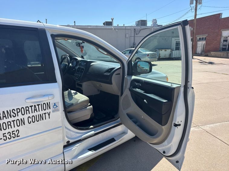 image for item EW4980 2015 Dodge Grand Caravan handicap accessible van