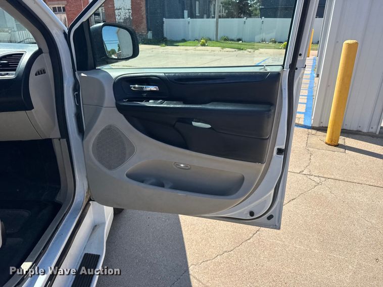 image for item EW4980 2015 Dodge Grand Caravan handicap accessible van