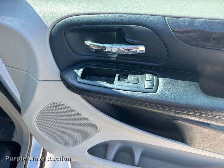 image for item EW4980 2015 Dodge Grand Caravan handicap accessible van