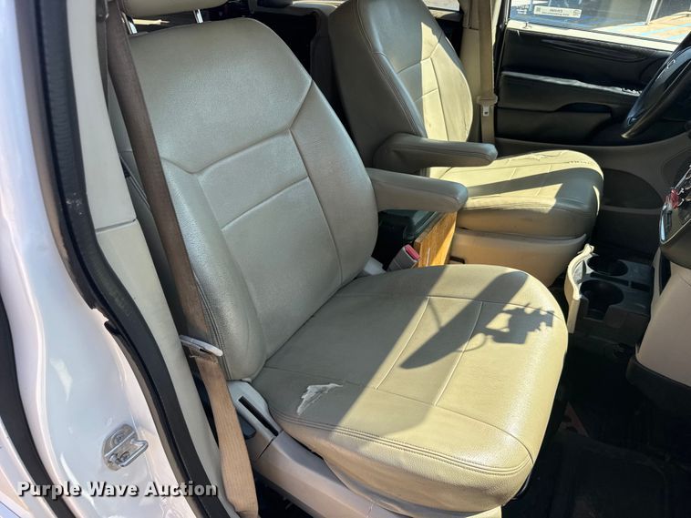 image for item EW4980 2015 Dodge Grand Caravan handicap accessible van