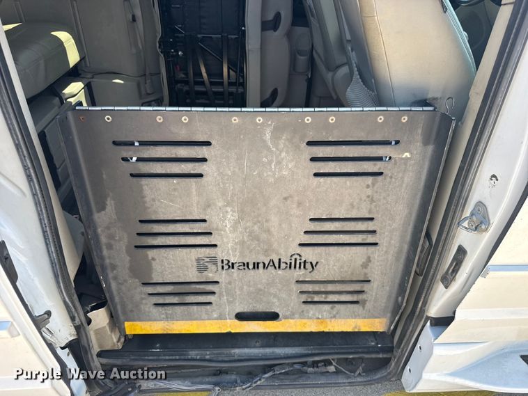 image for item EW4980 2015 Dodge Grand Caravan handicap accessible van