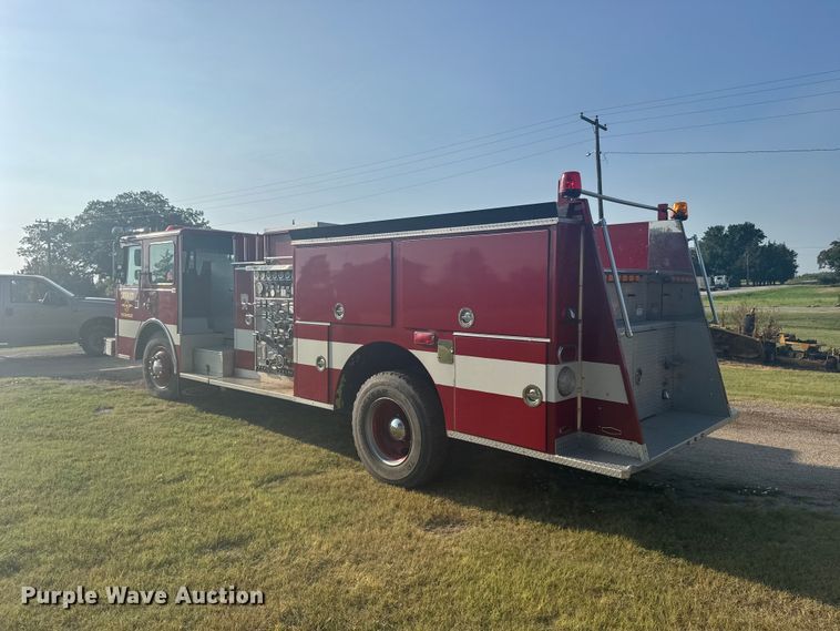 image for item EW4981 1988 Pierce Arrow  pumper fire truck