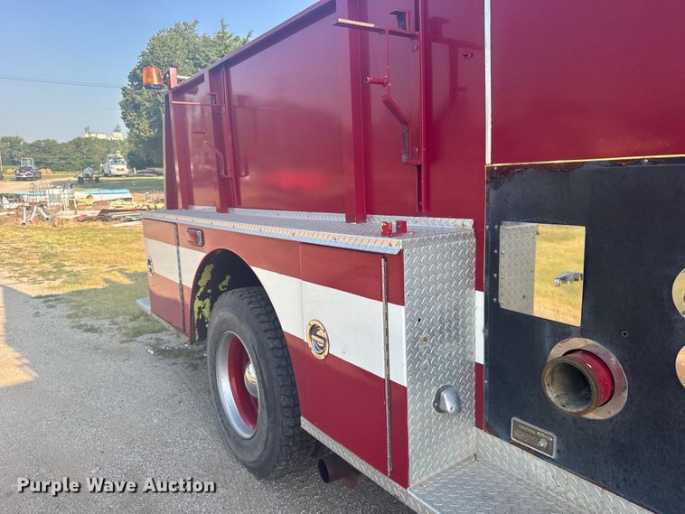 image for item EW4981 1988 Pierce Arrow  pumper fire truck