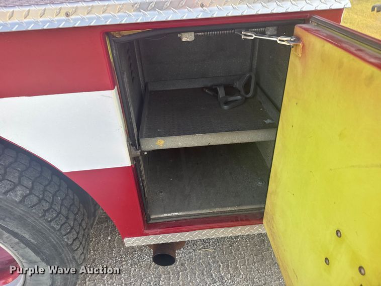 image for item EW4981 1988 Pierce Arrow  pumper fire truck